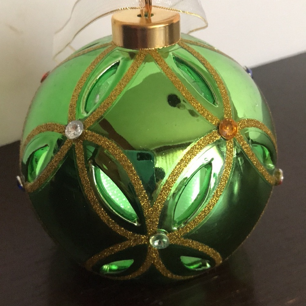 Color-changing holiday decor lighted bulb - Picture 5 of 10